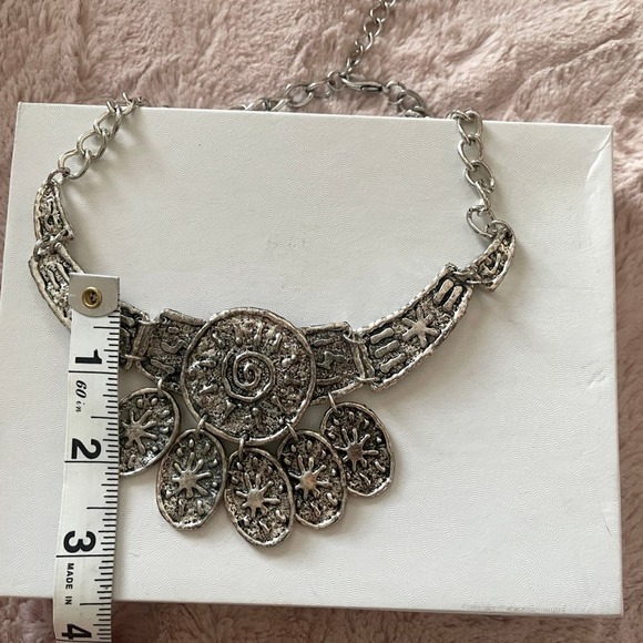 Silver Metal EUC Necklace and matching earring set - Picture 5 of 5